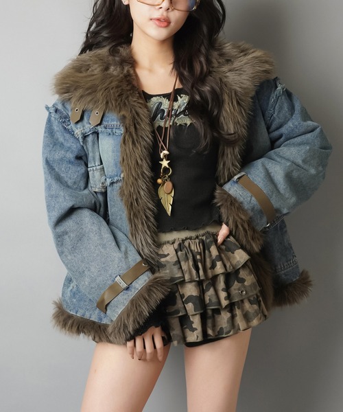 SPINNS(スピンズ)の「裏返すだけで別人級!最強2WAY“盛れ”デニム×ファージャケット(デニムジャケット・レディース・ブルー・ONESIZE)」の11枚目の写真