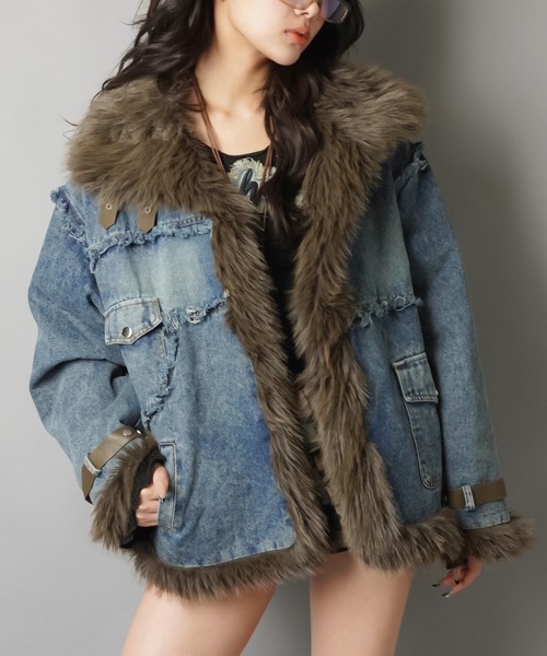 SPINNS(スピンズ)の「裏返すだけで別人級!最強2WAY“盛れ”デニム×ファージャケット(デニムジャケット・レディース・ブルー・ONESIZE)」の14枚目の写真