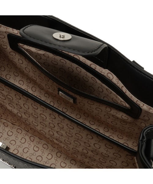 Guess(ゲス)の「MADWELLE Satchel トートバッグ (トートバッグ・レディース・ダークグレー/ホワイト・ONE SIZE)」の14枚目の写真