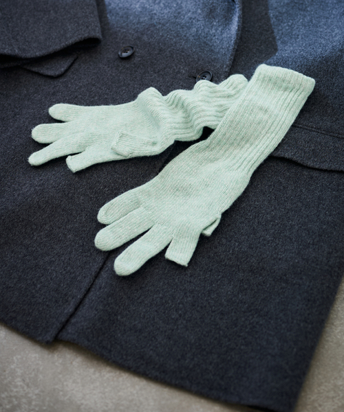 FRAMeWORK（フレームワーク）の「William Brunton ロングカーフグローブオープンターム（手袋・レディース・チャコールグレー/レッド/ライトグリーン/ベージュ・FREE）」の3枚目の写真