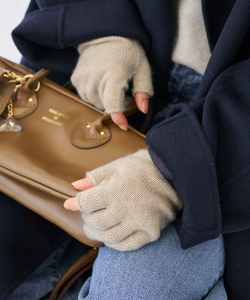 FRAMeWORK（フレームワーク）の「William Brunton ロングカーフグローブオープンターム（手袋・レディース・チャコールグレー/レッド/ライトグリーン/ベージュ・FREE）」の8枚目の写真