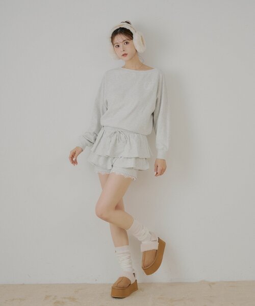 Chico(チコ)の「【SALON by Chico/一部店舗限定】バックレースアップクルースウェット(Tシャツ/カットソー・レディース・グレー/アイボリー/ネイビー・FREE)」の8枚目の写真