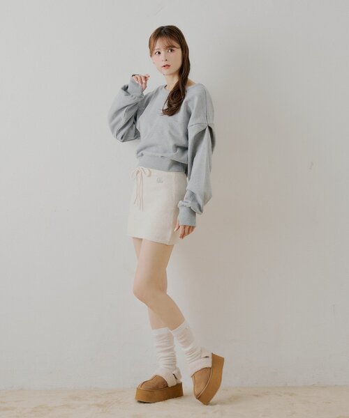 Chico(チコ)の「【SALON by Chico/一部店舗限定】バックレースアップクルースウェット(Tシャツ/カットソー・レディース・グレー/アイボリー/ネイビー・FREE)」の16枚目の写真