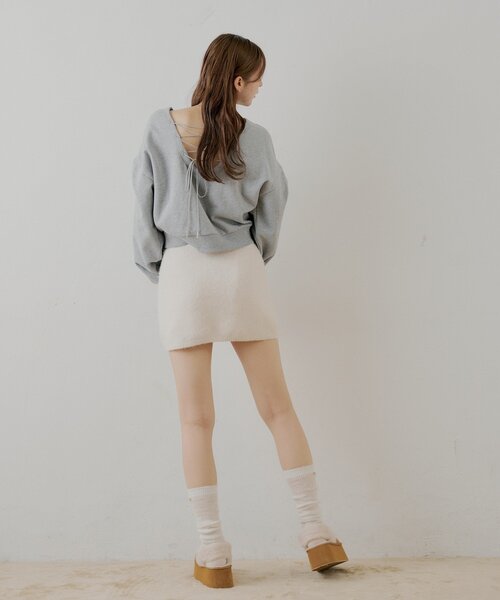 Chico(チコ)の「【SALON by Chico/一部店舗限定】バックレースアップクルースウェット(Tシャツ/カットソー・レディース・グレー/アイボリー/ネイビー・FREE)」の17枚目の写真