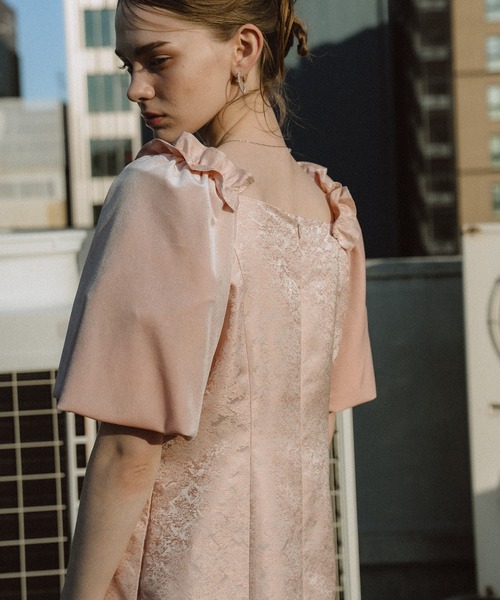et.UNiVER(エトユニベール)の「Puff-sleeve Jacquard Dress(ドレス・レディース・ブルーグレー/グリーン/ピンク/ベージュ・SMALL/MEDIUM/LARGE)」の7枚目の写真