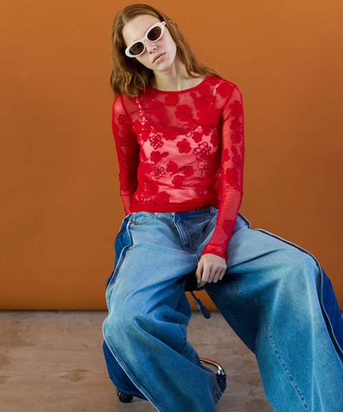 MAISON SPECIAL（メゾンスペシャル）の「【2026SPRING PRE-ORDER】Flower Embroidery Sheer Tops/フラワーエンブロイダリーシアートップス（その他トップス・レディース・レッド/ホワイト/ブルー/ブラック・FREE）」の15枚目の写真