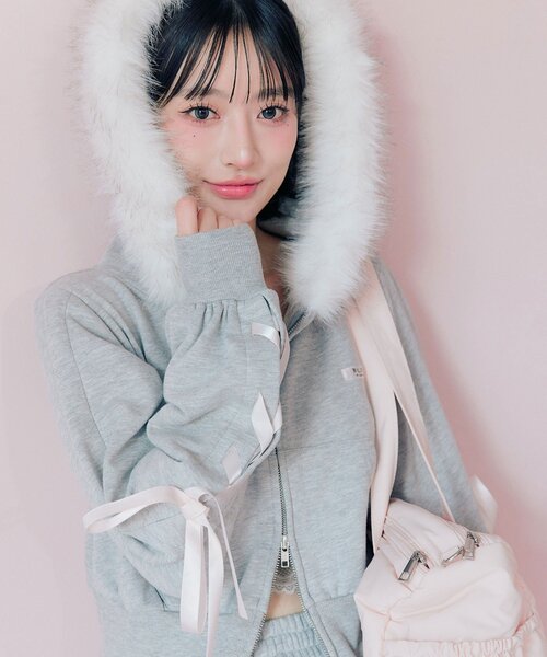 OLIVE des OLIVE(オリーブデオリーブ)の「レースアップジップパーカー(パーカー・レディース・ピンク/ブラック/トップグレー・FREE)」の2枚目の写真