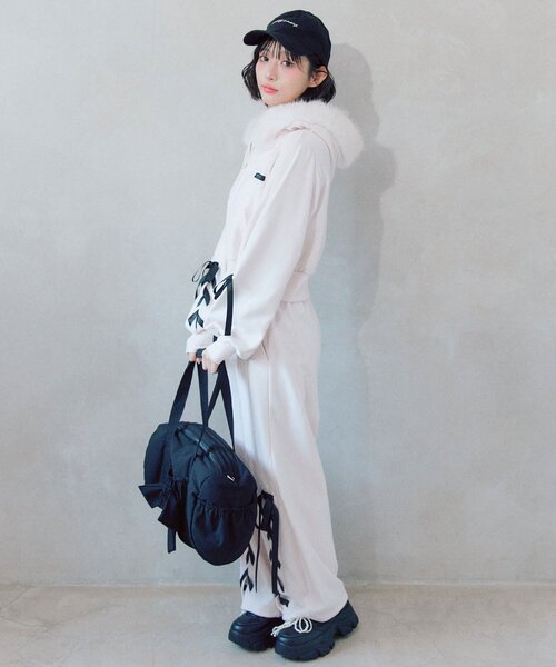 OLIVE des OLIVE(オリーブデオリーブ)の「レースアップジップパーカー(パーカー・レディース・ピンク/ブラック/トップグレー・FREE)」の17枚目の写真