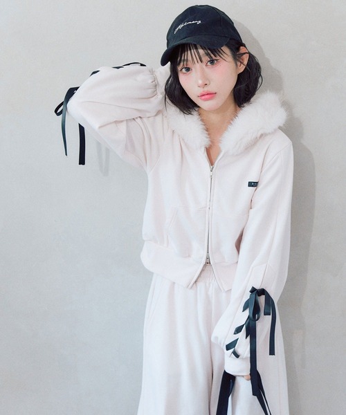 OLIVE des OLIVE(オリーブデオリーブ)の「レースアップジップパーカー(パーカー・レディース・ピンク/ブラック/トップグレー・FREE)」の3枚目の写真