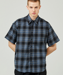 ease（イーズ）の「OMBRE 1/2CHECK SHIRTS [OVERSIZE FIT]_BLUE_Unisex（シャツ/ブラウス）」