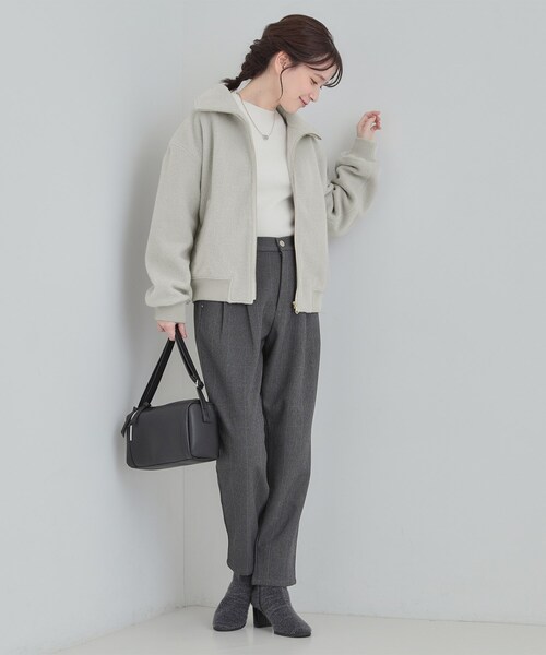 SHOO・LA・RUE（シューラルー）の「【S-LL】お顔周りがすっきり見え スライバージャケット（ブルゾン・レディース・オフホワイト/グレー/サンドベージュ・01/02/03/04）」の6枚目の写真