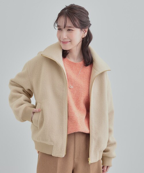 SHOO・LA・RUE（シューラルー）の「【S-LL】お顔周りがすっきり見え スライバージャケット（ブルゾン・レディース・オフホワイト/グレー/サンドベージュ・01/02/03/04）」の8枚目の写真