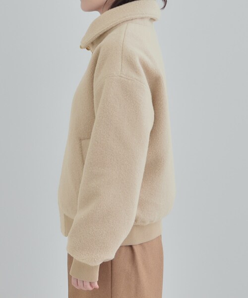 SHOO・LA・RUE（シューラルー）の「【S-LL】お顔周りがすっきり見え スライバージャケット（ブルゾン・レディース・オフホワイト/グレー/サンドベージュ・01/02/03/04）」の14枚目の写真