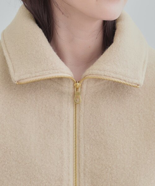 SHOO・LA・RUE（シューラルー）の「【S-LL】お顔周りがすっきり見え スライバージャケット（ブルゾン・レディース・オフホワイト/グレー/サンドベージュ・01/02/03/04）」の16枚目の写真