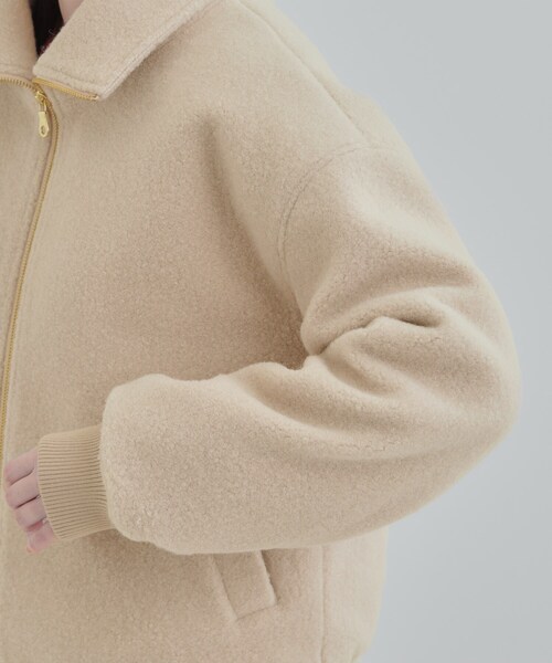 SHOO・LA・RUE（シューラルー）の「【S-LL】お顔周りがすっきり見え スライバージャケット（ブルゾン・レディース・オフホワイト/グレー/サンドベージュ・01/02/03/04）」の17枚目の写真