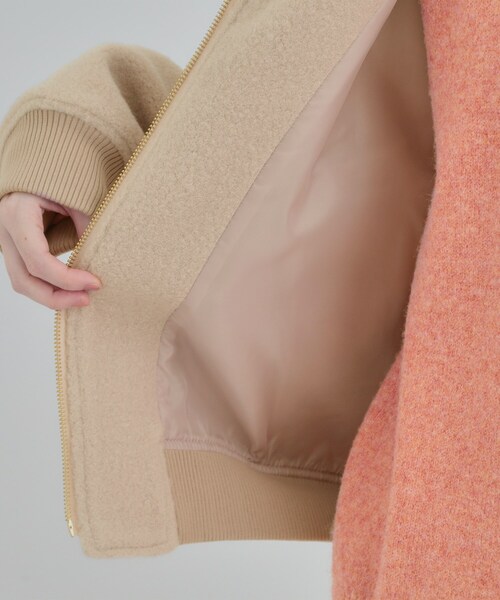 SHOO・LA・RUE（シューラルー）の「【S-LL】お顔周りがすっきり見え スライバージャケット（ブルゾン・レディース・オフホワイト/グレー/サンドベージュ・01/02/03/04）」の20枚目の写真