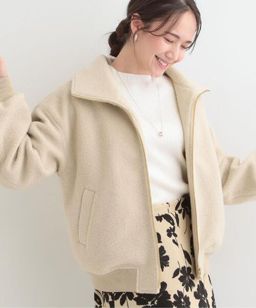 SHOO・LA・RUE（シューラルー）の「【S-LL】お顔周りがすっきり見える スライバージャケット（ブルゾン・レディース・サンドベージュ/オフホワイト/グレー・01/02/03/04）」の4枚目の写真