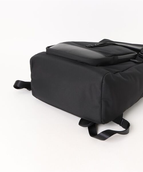 ZERO HALLIBURTON(ゼロハリバートン)の「Cipher Quiet Mid Backpack B4 14インチPC 81356(バックパック/リュック・メンズ・ブラック/ネイビー・FREE)」の4枚目の写真