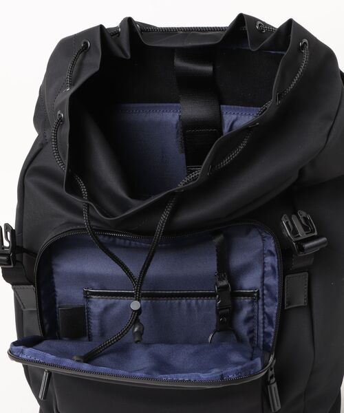 ZERO HALLIBURTON(ゼロハリバートン)の「Cipher Quiet Mid Backpack B4 14インチPC 81356(バックパック/リュック・メンズ・ブラック/ネイビー・FREE)」の5枚目の写真