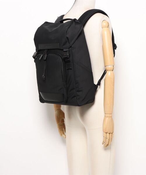 ZERO HALLIBURTON(ゼロハリバートン)の「Cipher Quiet Mid Backpack B4 14インチPC 81356(バックパック/リュック・メンズ・ブラック/ネイビー・FREE)」の6枚目の写真