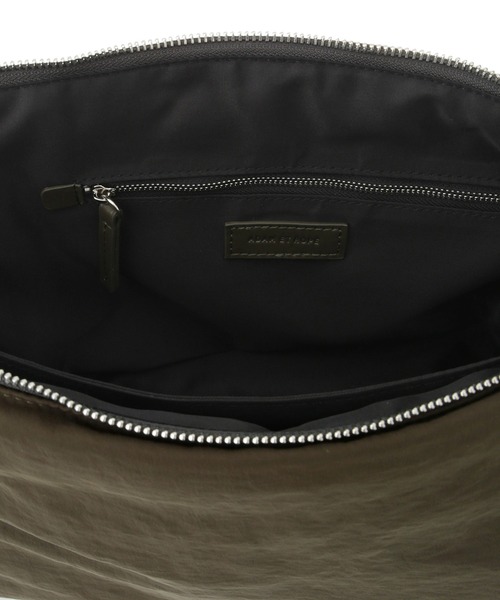 ADAM ET ROPE'(アダムエロペ)の「ダブルポケットパテッドショルダー(ショルダーバッグ・レディース・ブラック/カーキ・FREE)」の6枚目の写真