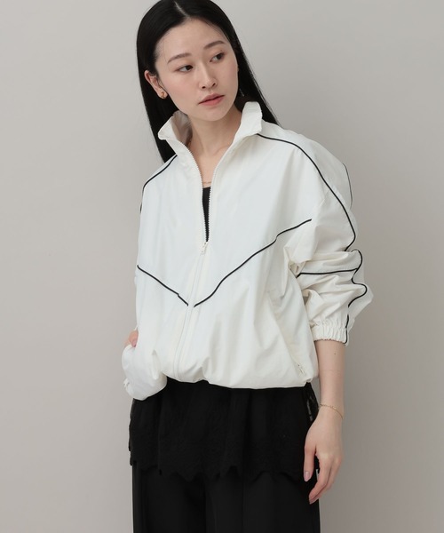 A part by（アパートバイ）の「ハイショクスタンドブルゾン（ブルゾン・レディース・ライトイエロー/アイボリー・FREE）」の2枚目の写真