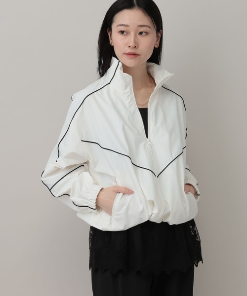 A part by（アパートバイ）の「ハイショクスタンドブルゾン（ブルゾン・レディース・ライトイエロー/アイボリー・FREE）」の6枚目の写真