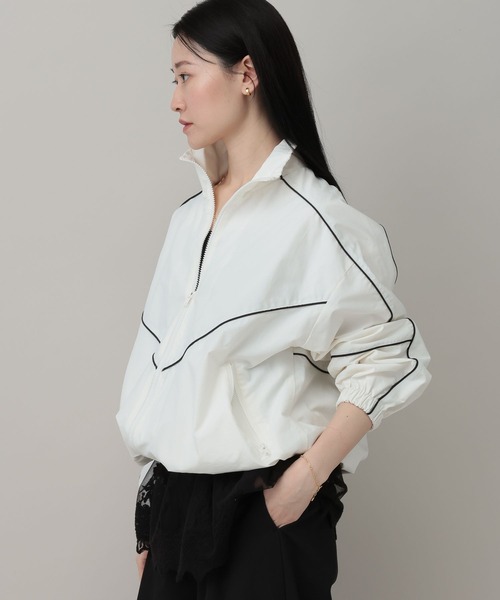 A part by（アパートバイ）の「ハイショクスタンドブルゾン（ブルゾン・レディース・ライトイエロー/アイボリー・FREE）」の8枚目の写真