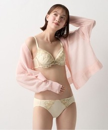 AMOSTYLE BY TRIUMPH（アモスタイルバイトリンプ）の「Daily AMOSTYLE デコルテビューティーブラ ブラ&ショーツセット マイジュエリー【E","Fカップ】 AMST528 WHU + Hikini JX（ブラ&ショーツ）」