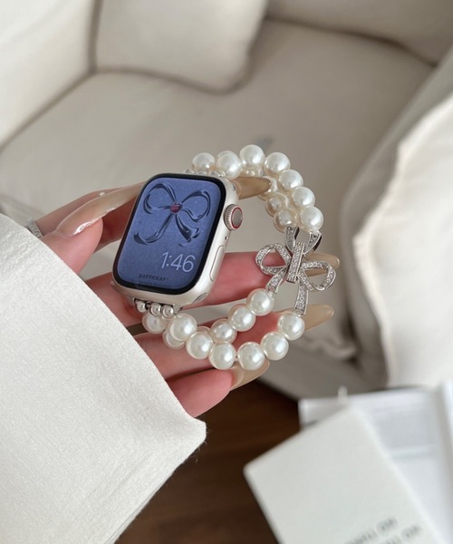 Vini(ヴィニ)の「フェイクパール ライン ストーン リボン apple Watch バンド ( 2連 ストラップ )(デジタル腕時計・レディース・ホワイト×シルバー・42-45mm/38-41mm)」の7枚目の写真