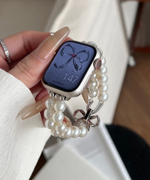 Vini(ヴィニ)の「フェイクパール ライン ストーン リボン apple Watch バンド ( 2連 ストラップ )(デジタル腕時計・レディース・ホワイト×シルバー・42-45mm/38-41mm)」の8枚目の写真