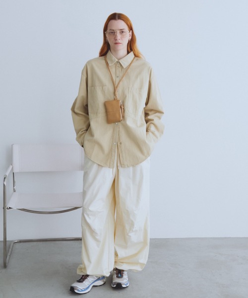 Auntie Rosa Holiday（アンティローザホリデー）の「ボリュームワイドレッグパンツ（その他パンツ・レディース・ベージュ/アイボリー/ブラック・SMALL/MEDIUM）」の2枚目の写真