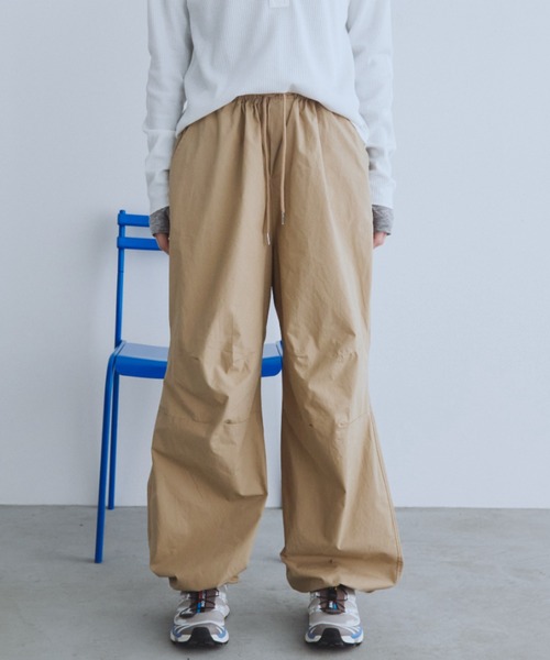 Auntie Rosa Holiday（アンティローザホリデー）の「ボリュームワイドレッグパンツ（その他パンツ・レディース・ベージュ/アイボリー/ブラック・SMALL/MEDIUM）」の22枚目の写真