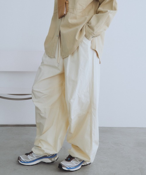 Auntie Rosa Holiday（アンティローザホリデー）の「ボリュームワイドレッグパンツ（その他パンツ・レディース・ベージュ/アイボリー/ブラック・SMALL/MEDIUM）」の15枚目の写真