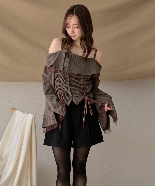 mideal（マイディール）の「seam design shorts / シームデザインショートパンツ（その他パンツ・レディース・ブラック/アイボリー/ブラウン・FREE）」の9枚目の写真