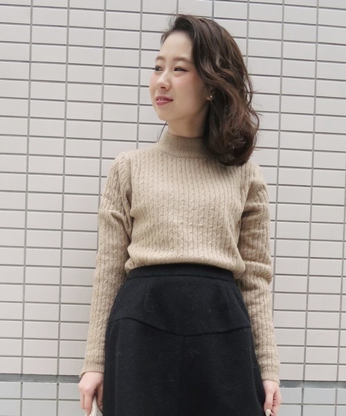 Chico（チコ）の「細ケーブルハイネックニット（ニット/セーター・レディース・グレー/ピンクベージュ/オフホワイト/ベージュ・FREE）」の3枚目の写真