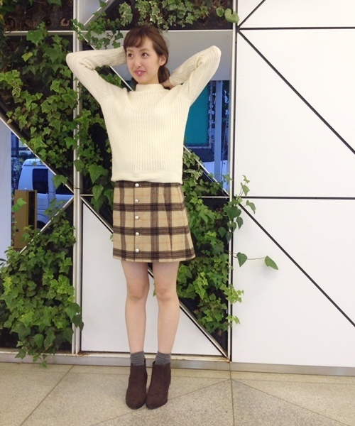 Chico（チコ）の「細ケーブルハイネックニット（ニット/セーター・レディース・グレー/ピンクベージュ/オフホワイト/ベージュ・FREE）」の12枚目の写真