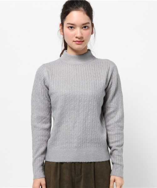 Chico（チコ）の「細ケーブルハイネックニット（ニット/セーター・レディース・グレー/ピンクベージュ/オフホワイト/ベージュ・FREE）」の7枚目の写真