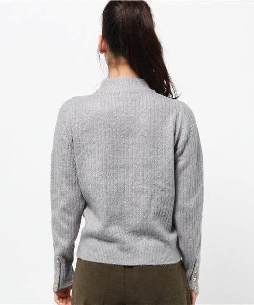 Chico（チコ）の「細ケーブルハイネックニット（ニット/セーター・レディース・グレー/ピンクベージュ/オフホワイト/ベージュ・FREE）」の9枚目の写真