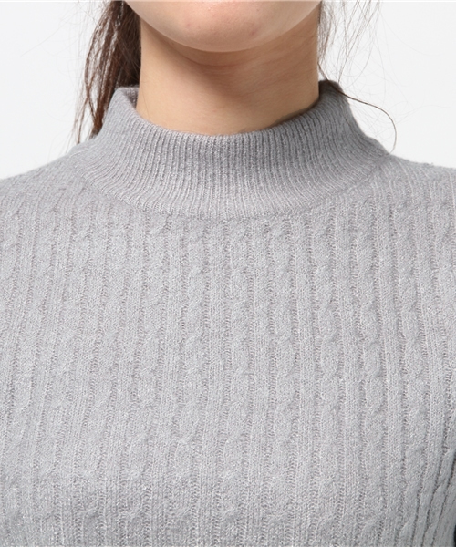 Chico（チコ）の「細ケーブルハイネックニット（ニット/セーター・レディース・グレー/ピンクベージュ/オフホワイト/ベージュ・FREE）」の10枚目の写真