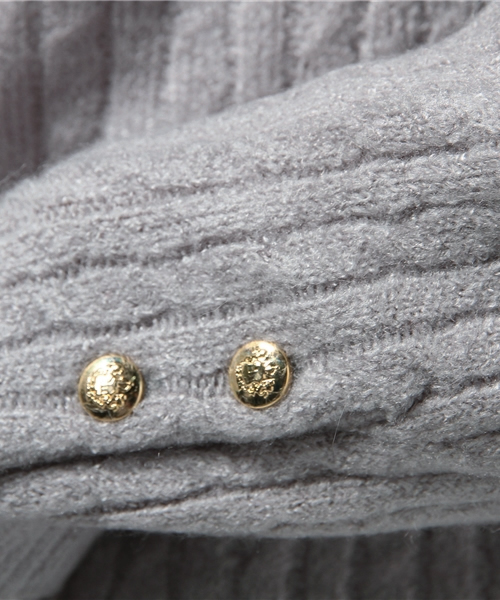 Chico（チコ）の「細ケーブルハイネックニット（ニット/セーター・レディース・グレー/ピンクベージュ/オフホワイト/ベージュ・FREE）」の6枚目の写真