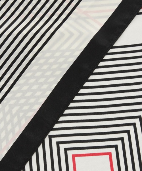 JEANASIS（ジーナシス）の「アソートレトロガラスカーフ/637481（バンダナ/スカーフ・レディース・ホワイト系その他/ネイビー系/ブラック系その他・FREE）」の9枚目の写真