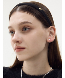 L'OMBRILLANT（ロンブリアン）の「サテンラブ ブラックヘアバンド（ヘアバンド）」