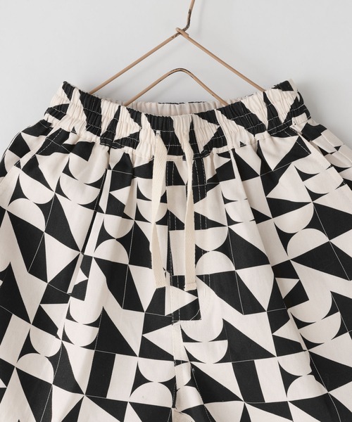 LOWRYS FARM（ローリーズファーム）の「デッキショーツ　650231（その他パンツ・キッズ・ブラック系その他2/ブルー/グリーン/ブラック系その他・140cm/150cm/130cm/120cm/110cm）」の5枚目の写真