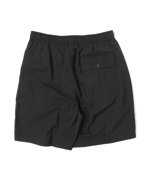 ATON（エイトン）の「【ATON】 MAT AIRLY NYLON WIDE SHORTS（その他パンツ・メンズ・ブラック/カーキ・4）」の3枚目の写真