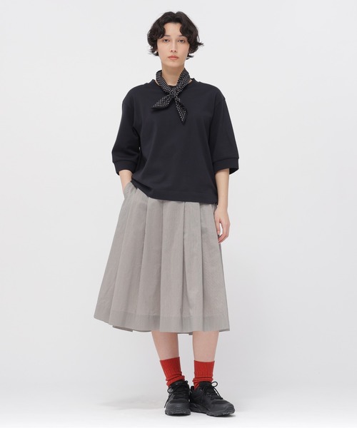 MARGARET HOWELL（マーガレットハウエル）の「TWIST COTTON JERSEY（Tシャツ/カットソー・レディース・アイボリー/ネイビー・2）」の8枚目の写真