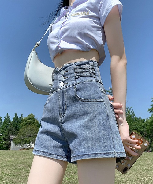 Songe(ソンジュ)の「ハイウエスデニムショートパンツ(デニムパンツ・レディース・ブルー/ブラック・L/M/S)」の6枚目の写真