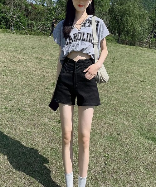 Songe(ソンジュ)の「ハイウエスデニムショートパンツ(デニムパンツ・レディース・ブルー/ブラック・L/M/S)」の9枚目の写真