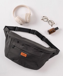 make a ray!（メイク ア レイ！）の「【94】【UNIVERSAL OVERALL/ユニバーサルオーバーオール】ワンポイントロゴ ピスネームタグデザイン ビッグヒップバッグ/ウエストバック/12L（ショルダーバッグ）」