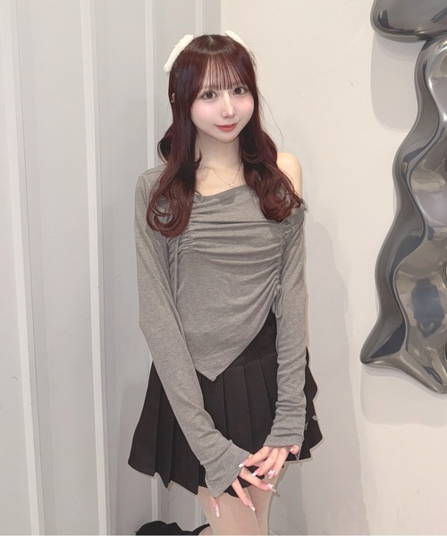 one way(ワンウェイ)の「長袖アシメドロストカットソー(Tシャツ/カットソー・レディース・オフホワイト/グレー/ブルー/ブラック/イエロー・FREE)」の14枚目の写真